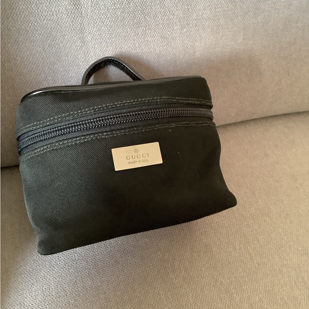 Super cute GUCCI vanity/cosmetic bag 💄🕶️🪒 - Picture 5 of 12